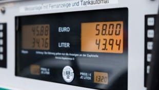 Bislang gibt es den Öko-Sprit nur an wenigen Tankstellen in Deutschland. Jetzt könnte der ...