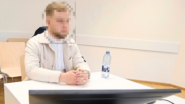 Der Angeklagte (20) am Donnerstag im Wiener Landesgericht.