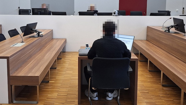 Er habe Hunger gehabt, sagt der Mann beim Prozess am Landesgericht Eisenstadt.