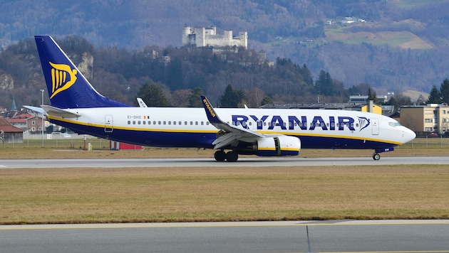 Ein Ryanair-Flieger am Salzburger Flughafen