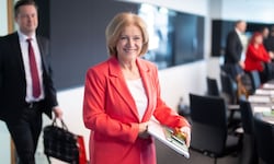 Der ORF-Stiftungsrat hat am Donnerstag Ingrid Thurnher (Bild) zur neuen ORF-Generaldirektorin ...
