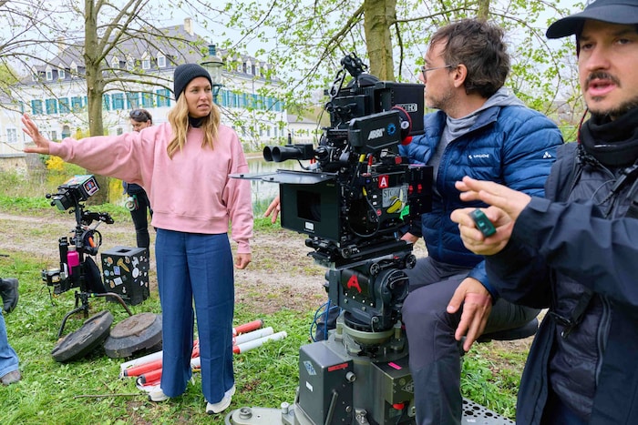 Catalina Molina führt Regie bei der Kriminalkomödie. Zuletzt war von ihr die Serie „Schnee“ zu ...