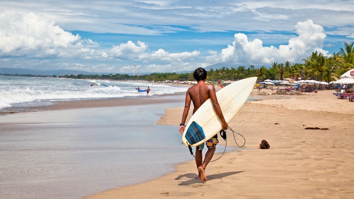 Barfuß Richtung Glück: die Stände zählen weltweit zu den beliebtesten Surfspots.
