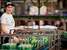 Der in Edelstal ansässige Getränkekonzern „Coca-Cola HBC“ gehört zu den gefragtesten ...