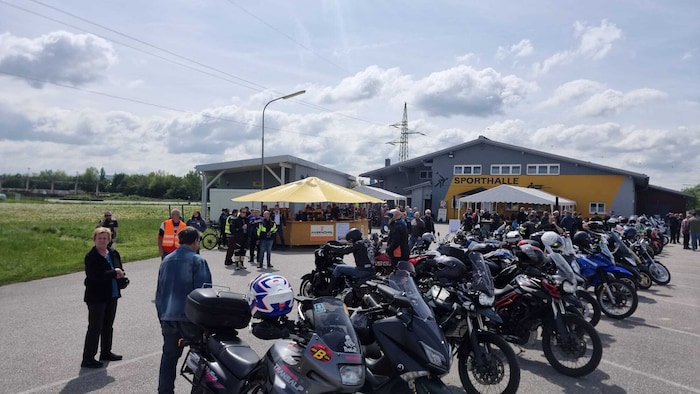 Treffpunkt ist jährlich die Sporthalle Rems in St.Valentin.