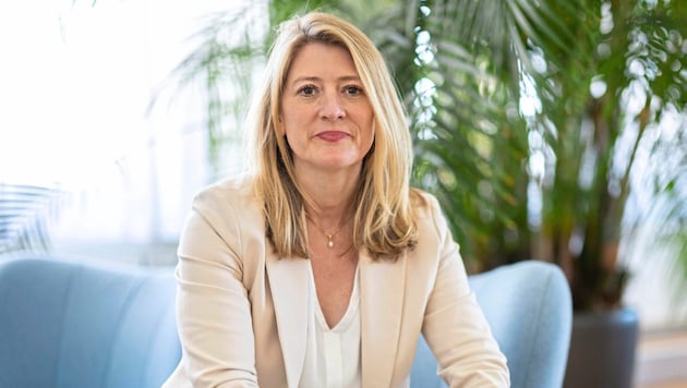 Bettina Emmerling ist Bildung, Jugend, Integration, Transparenz und Märkte. Beinahe überall gibt ...