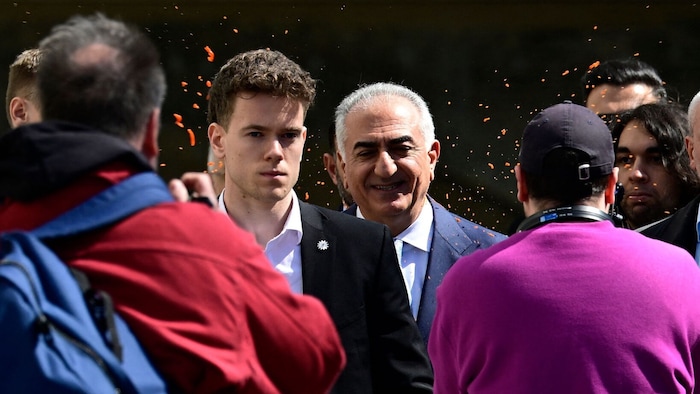 Auch Gegnerinnen und Gegner kündigten an, zu protestieren.