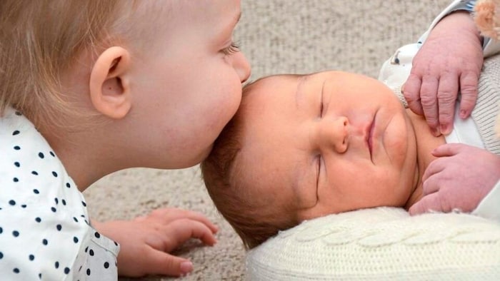 Juna with baby Lion from Katsch