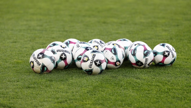 Die Pflege des grünen Rasens ist nach Einbruch gefährdet.