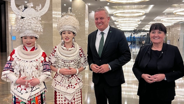 Landeshauptmann Mario Kunasek (FPÖ) und seine Stellvertreterin Manuela Khom (ÖVP) ziehen eine ...