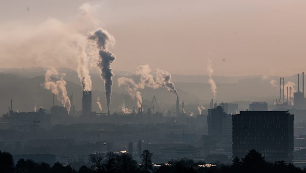 Der Verletzte wurde mit dem Hubschrauber ins Krankenhaus geflogen.