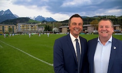 Der Skiclub Bischofshofen um Manfred Schützenhofer (re.) und Raimund Unger bekam am Donnerstag ...