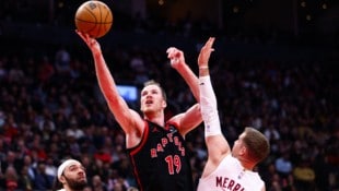 Jakob Pöltl und die Toronto Raptors haben den dringend nötigen ersten Playoff-Sieg errungen. 