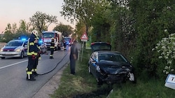 Das Auto überstand den schweren Unfall besser als das Großraumtaxi: Der Lenker wurde nur leicht ...