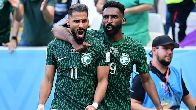 Al-Shehri (re.) und Al-Buraikan schlugen bei der WM 2022 den späteren Weltmeister Argentinien.