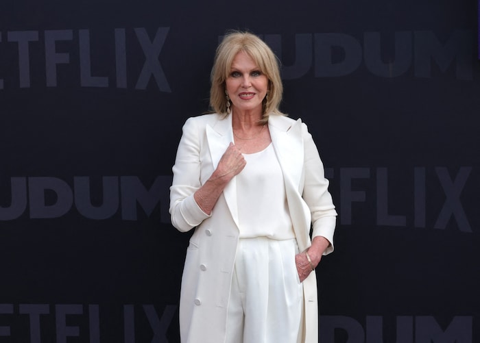 Privat ist sie seit 1986 mit dem Dirigenten Stephen Barlow verheiratet.