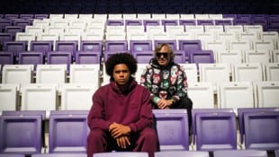 Ifeanyi Ndukwe und Hubertus von Hohenlohe in der Generali-Arena