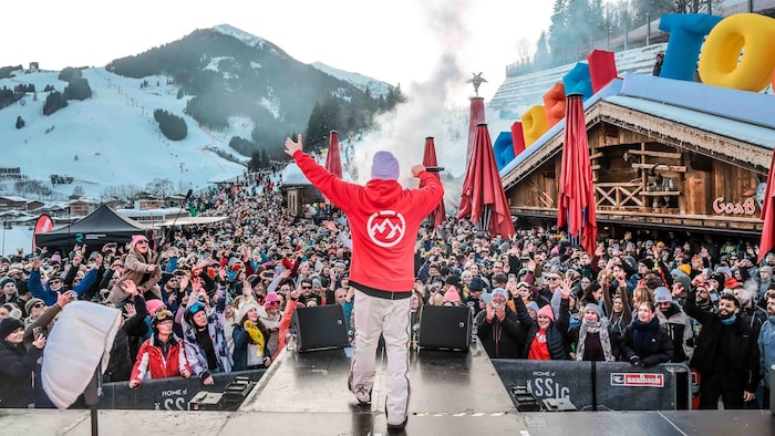 So ist DJ es gewohnt: eine volle Kulisse.