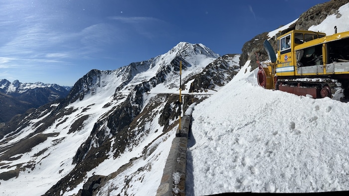Die Männer des Räumtrupps haben bei ihrer Arbeit einen atemberaubenden Ausblick.