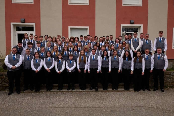 Die Werkskapelle Ferndorf mit insgesamt 68 aktiven Mitgliedern feiert heuer ihr 95. Bestehen und ...