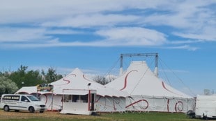 Die Zeltstadt des Zirkus Wiener Neustadt.
