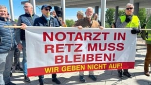 Eine große Delegation aus Retz kam zur Landhaus-Demonstration zwecks Gesundheitsplan 2040+.