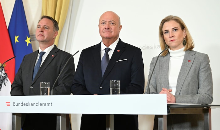 Die Regierungsparteien ringen darum, welche Maßnahmen umgesetzt werden sollen. Im Bild: ...