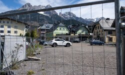 Bauzaun, Schotter und das Steinerne Meer: So sieht es im Herzen von Saalfelden aus. Noch 2020 ...