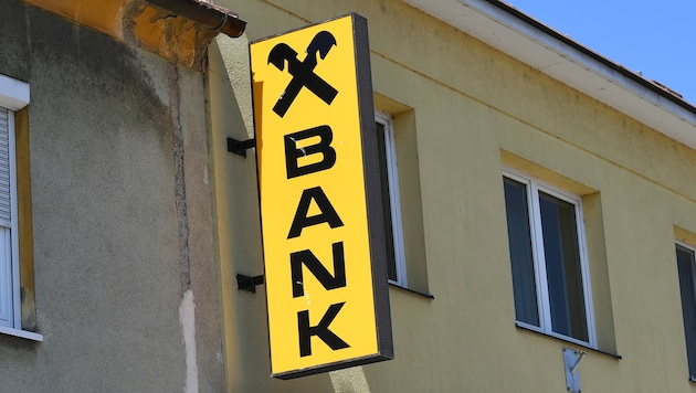 Zwei Raiffeisenbanken planen offenbar eine Fusion.