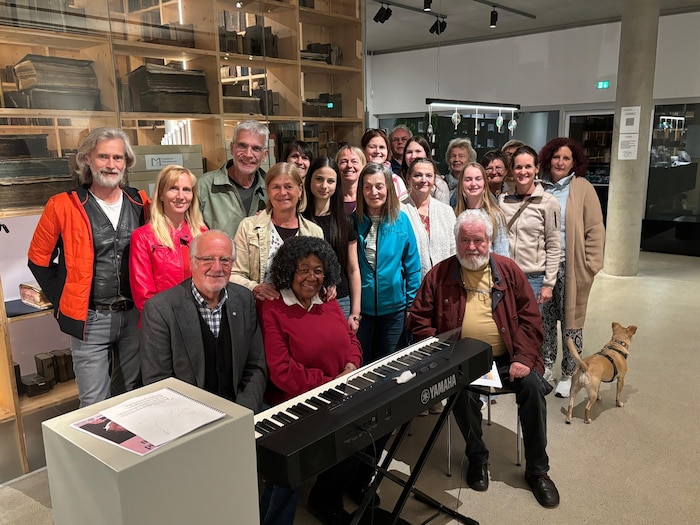 Mehr als 20 Sänger werden am Sonnatg den 26. April den Gottesdienst in Fresach musikalisch ...
