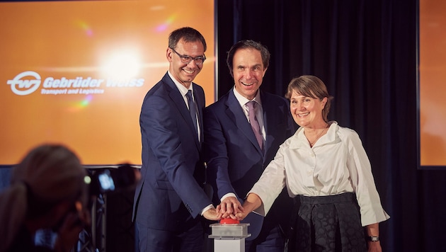 Logistik auf Knopfdruck: Wolfram Senger-Weiss (Mitte), Landeshauptmann Markus Wallner und ...