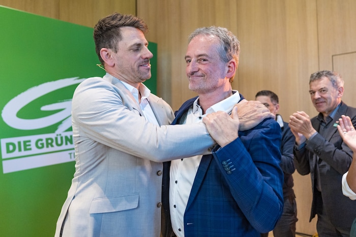 Gebi Mair und sein Herausforderer Hermann Weratschnig (re.).