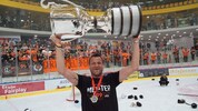 Herbert Jerich, am Ziel seiner sportlichen Träume. Unter seiner Präsidentschaft holten die 99ers ...