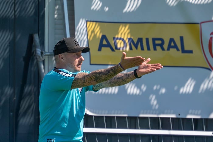 Austria Salzburgs Trainer Christian Schaider.