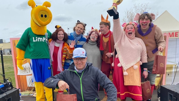 In der Mitte ist der stolze Gewinner Andrus Maileht zu sehen.