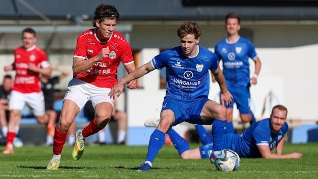 Hallein (Müller, li.) und Grödig (Frauenhuber) ließen alles auf dem Platz.