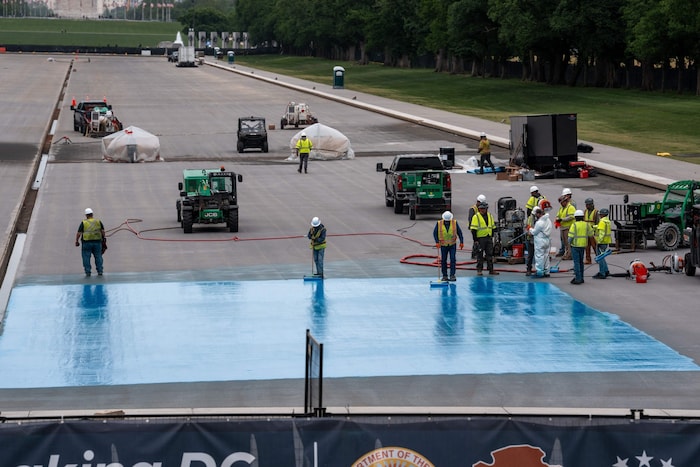 Die neue Beschichtung wird aufgetragen.