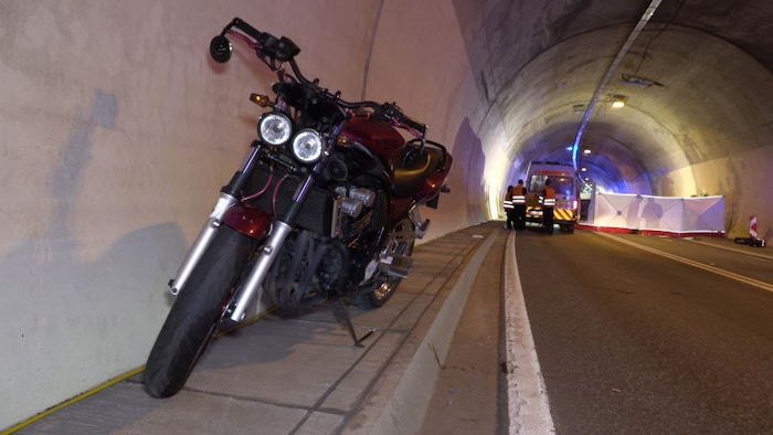 Die Unfallstelle war für mehrere Stunden gesperrt.