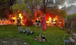 Das Haus wurde ein Raub der Flammen.