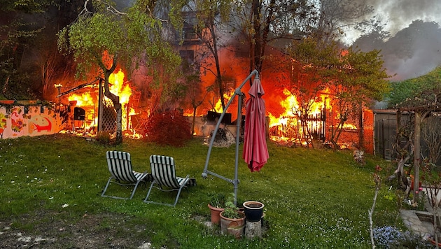 Das Haus wurde ein Raub der Flammen.