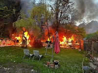 Das Haus wurde ein Raub der Flammen.