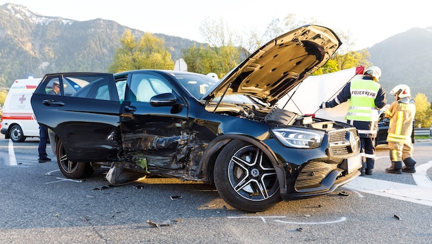 Die Einsatzkräfte waren gefragt: Verletzte mussten versorgt, die Unfallstelle geräumt werden.
