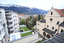 Bereits versiegelte Flächen im Innenhof sollen durch ein Studentenwohnheim mit 60 Zimmern bebaut ...