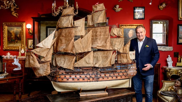 Kunstmäzen Josef Renz hütet jetzt in Kreisbach bei Wilhelmsburg im Bezirk St. Pölten rare ...