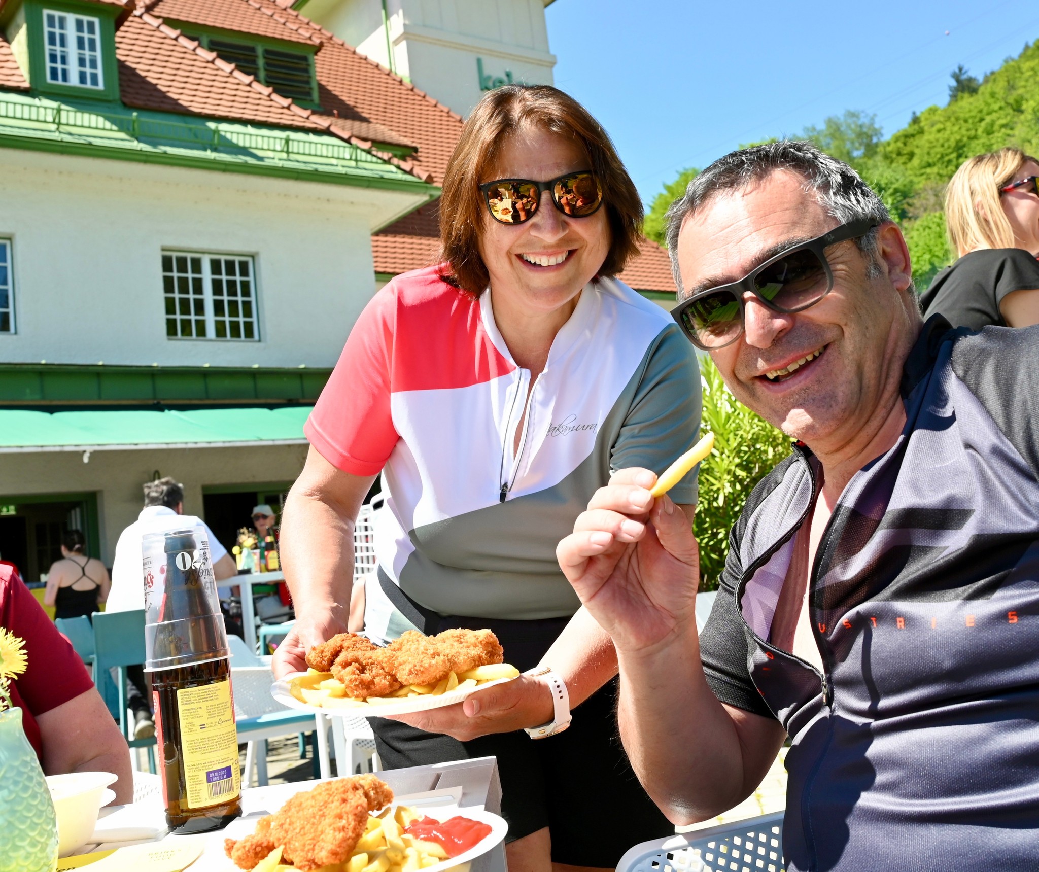 Im „Electric Garden“ stärkten sich viele bei Schnitzel und Co.