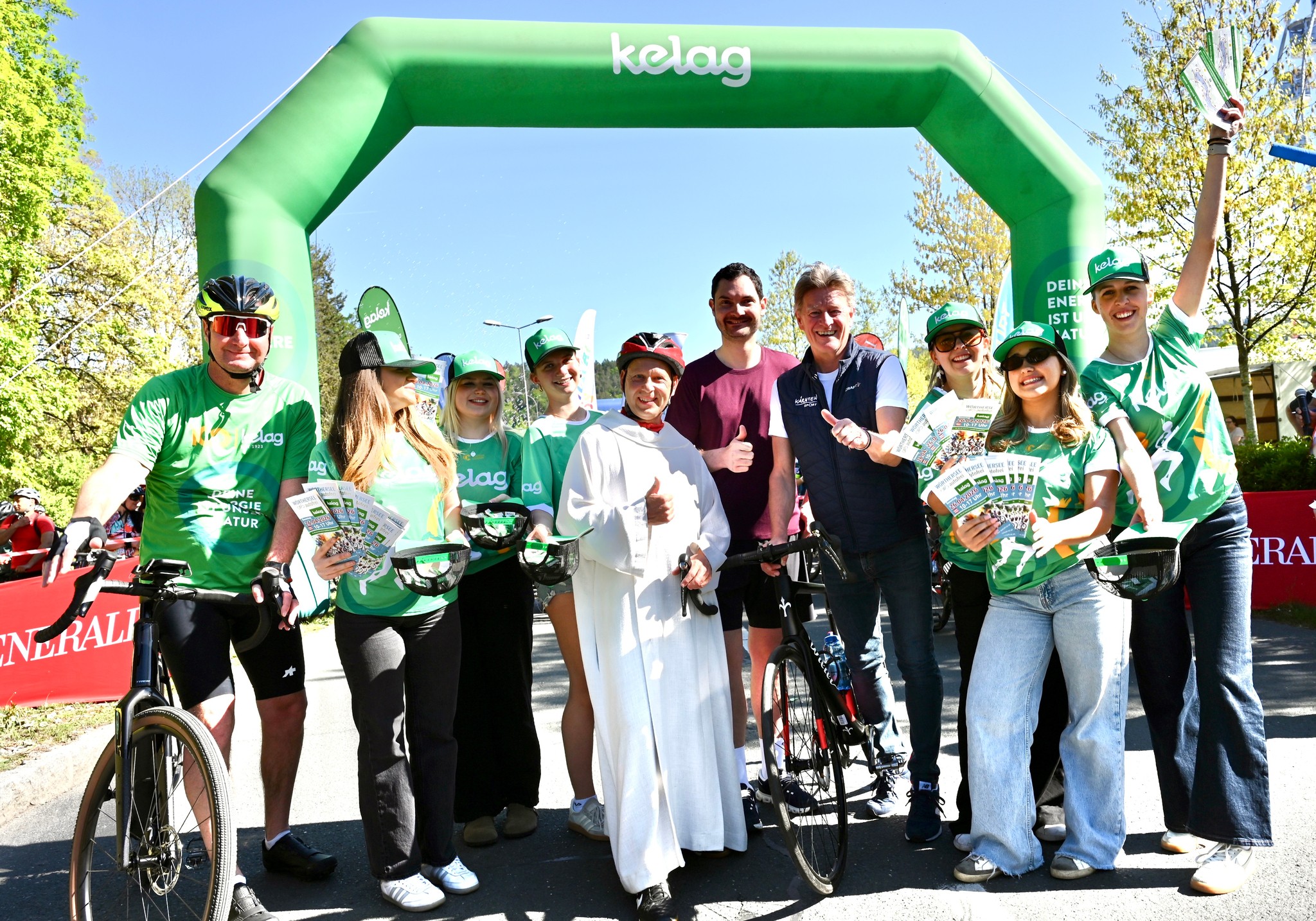 Hauptsponsor Kelag mit LR Peter Reichmann, der LH Fellner vertrat, Sportdirektor Arno Arthofer ...