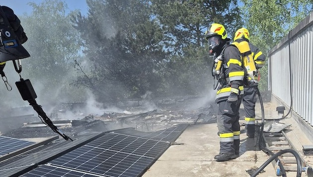 Die Phovoltaik-Anlage stand in Flammen.