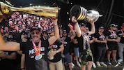 Nach dem Meistertitel warten auf Michi Schiechl (li.) und seine 99ers nun die besten Teams ...