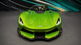 Chinas Hersteller zeigen in Peking ihr Selbstbewusstsein mit Hypersportlern wie dem Fangchengbao ...