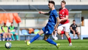Alexander Schwaighofer lenkt das Spiel des SV Grödig.